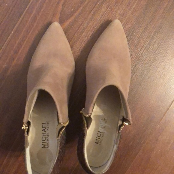 Michael Kors booties (like new) - Picture 5 of 7